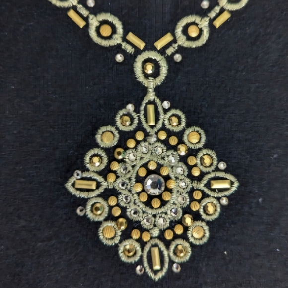 St. John Black Gold Vintage Embellished Beaded  T-Shirt Top Size Large - Picture 3 of 4